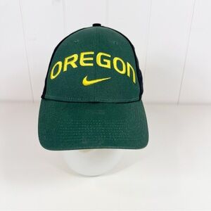 Nike Oregon Ducks Legacy91 Arch Swoosh Flex Hat - Green